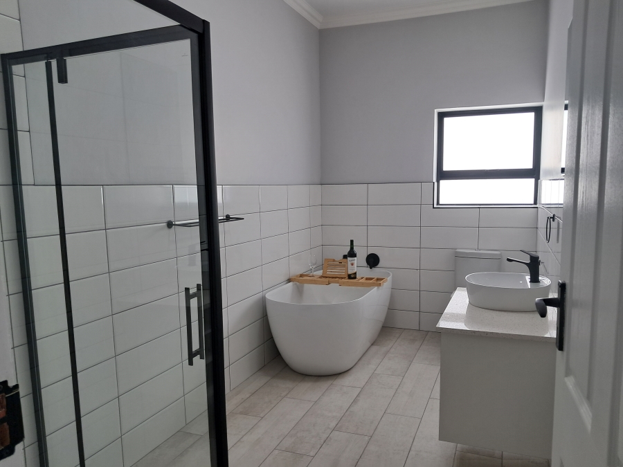 3 Bedroom Property for Sale in Sandy Point Western Cape